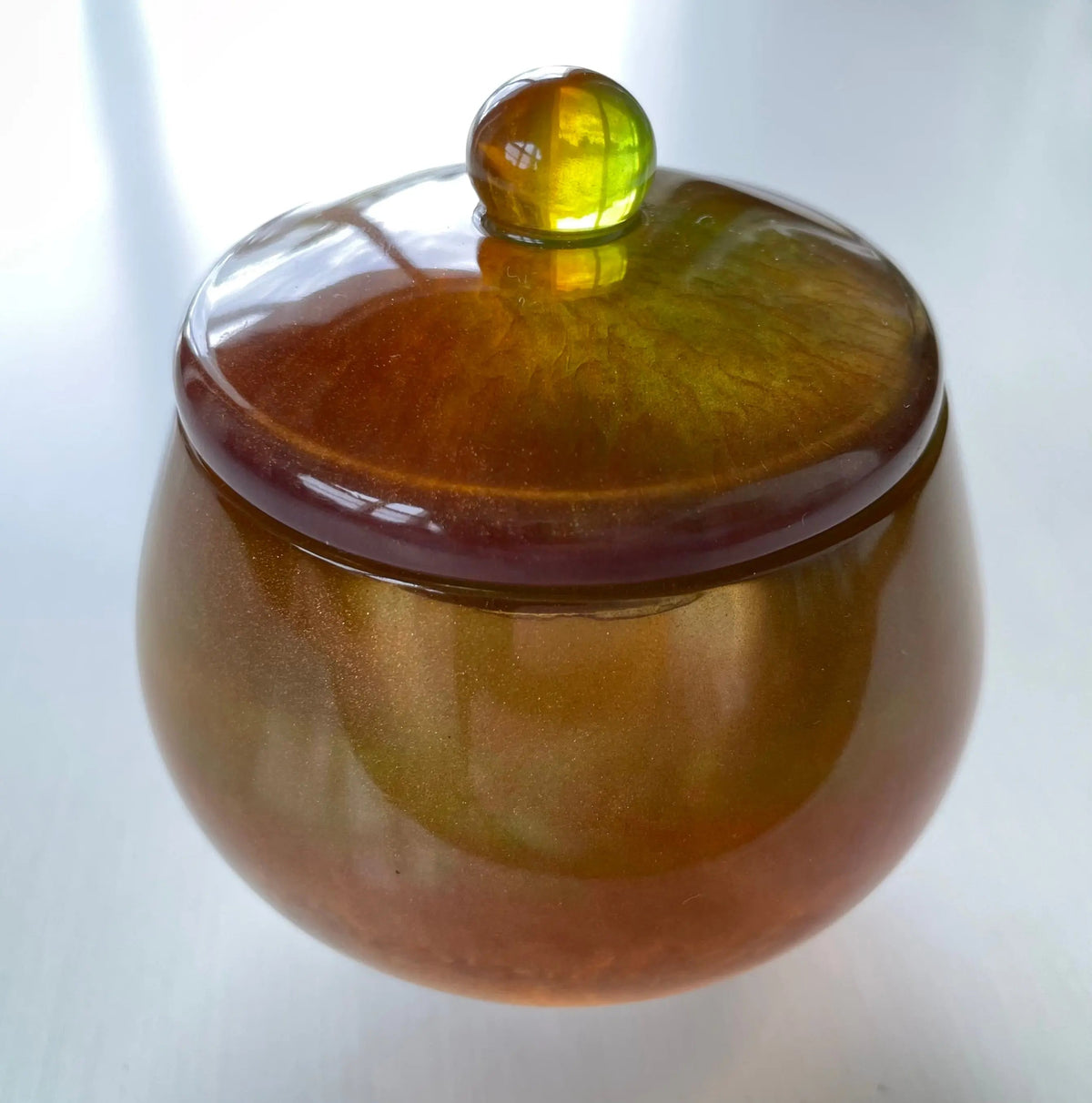 Håndlaget Liten Epoxy Krukke med Lokk