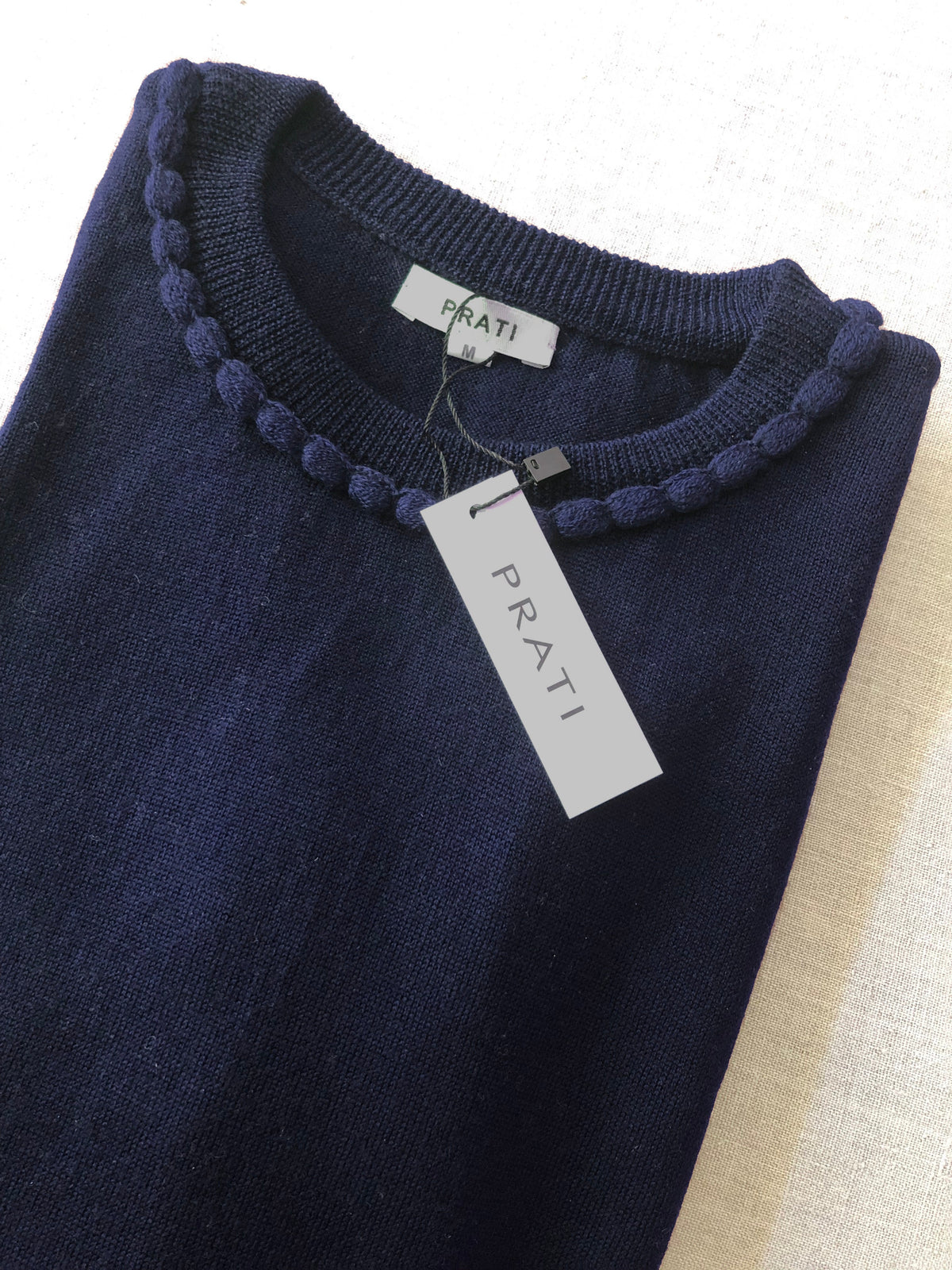 Cashmere pom pom sweater bordeaux