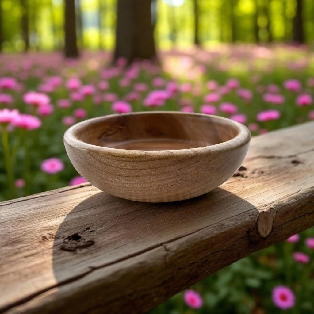🪵 Hånddreid Bolle i Naturlig Tre – Ø 17 cm