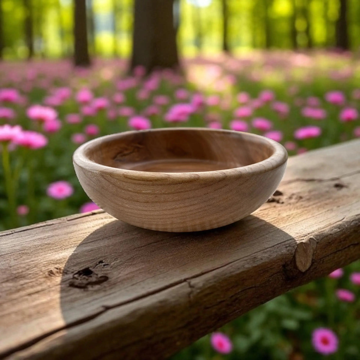 🪵 Hånddreid Bolle i Naturlig Tre – Ø 17 cm