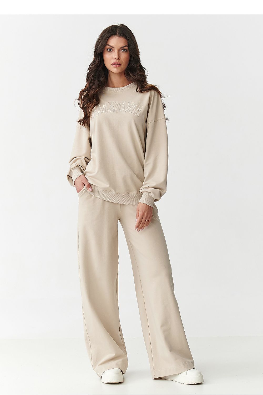 Shoulder Line Set Makadamia